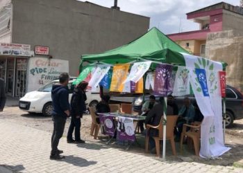 Yeşil Sol Parti deprem kentlerinde çalışmalarını hızlandırdı