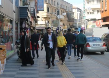 Mersinliler: Sorunların çözümü iktidarın gidişinde