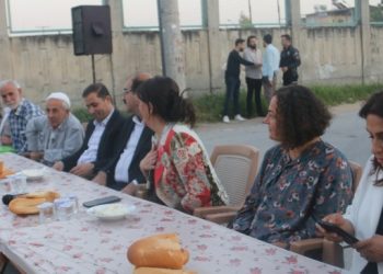 Buldan Tarsus’ta iftar programına katıldı