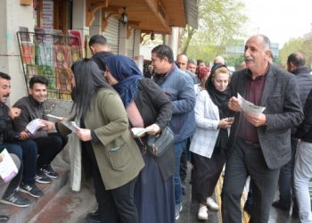 Sêrt’te seçim bürosu açılışı için bildiri dağıtıldı