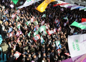 Wan’da Yeşil Sol Parti’nin büro açılışı mitinge dönüştü