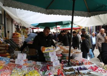 Bayram alışverişi yapamayan Wanlılar: Seçimde gereken cevabı vereceğiz
