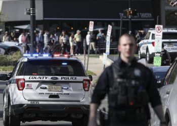 ABD'de bankaya saldırıp beş kişiyi öldüren saldırganın silahını yasal yollardan satın aldığı açıklandı