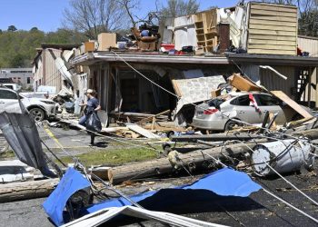 ABD'de fırtına ve hortum: 24 kişi hayatını kaybetti