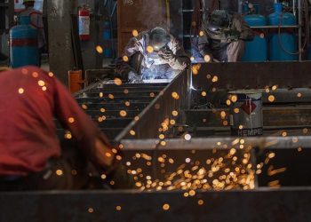 ABD'de sanayi üretimi martta beklenenden fazla arttı