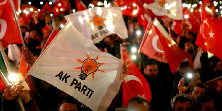 AKP listelerini yorumladı: 'Dönekler kampı gibi'