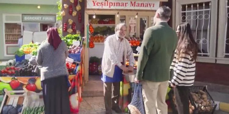 AKP'nin reklam filmlerinde işçiler sigortasız çalıştırıldı