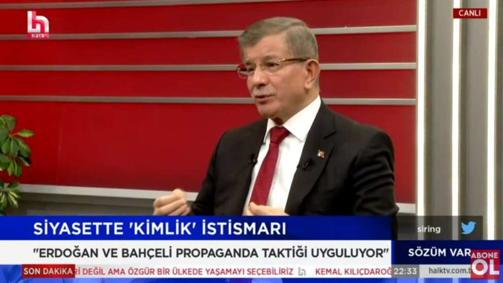 Ahmet Davutoğlu: Bazı kimlikler kendilerini ikincil konumda gördükleri oldu