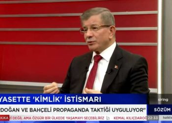 Ahmet Davutoğlu: Bazı kimlikler kendilerini ikincil konumda gördükleri oldu