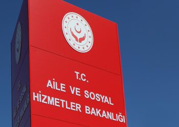 Aile Bakanlığı: Depremler sonrası kuruluşlarımızda olup kimliği tespit edilmeyen 21 çocuk bulunmaktadır
