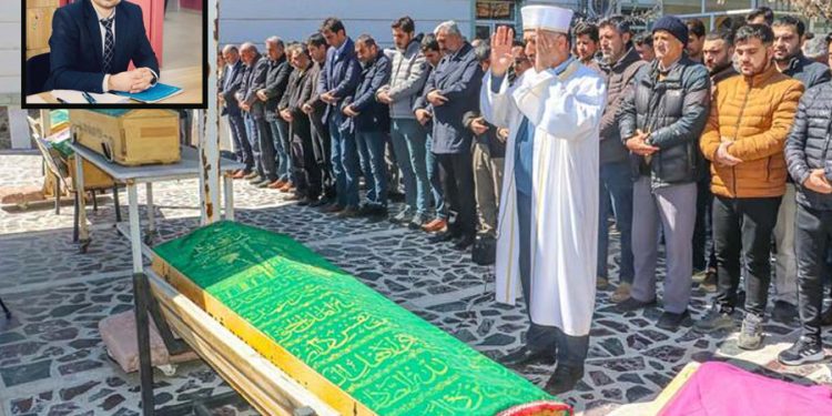 Ailesini katledip intihar etmişti: Öğretmen, öldürdüğü 5 kişiyle yan yana defnedildi