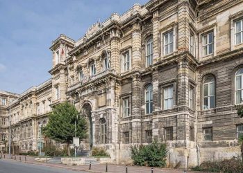 Akademisyenler, OHAL kararnamesine karşı bildiri yayınladı; bölümün sitesi erişime engellendi