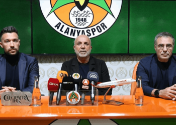 Alanyaspor Ersun Yanal'la yollarını ayırdı