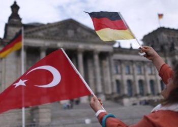 Almanya'da 'AKP' ve nefret söylemi alarmı: İçişleri ve dışişleri bakanlarına yazı gönderildi