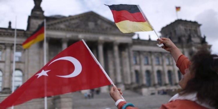 Almanya'da 'AKP' ve nefret söylemi alarmı: İçişleri ve dışişleri bakanlarına yazı gönderildi