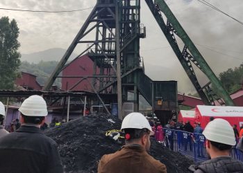 Amasra Maden Faciası'nın sanıkları, adliye koridorunda hakim karşısına çıktı