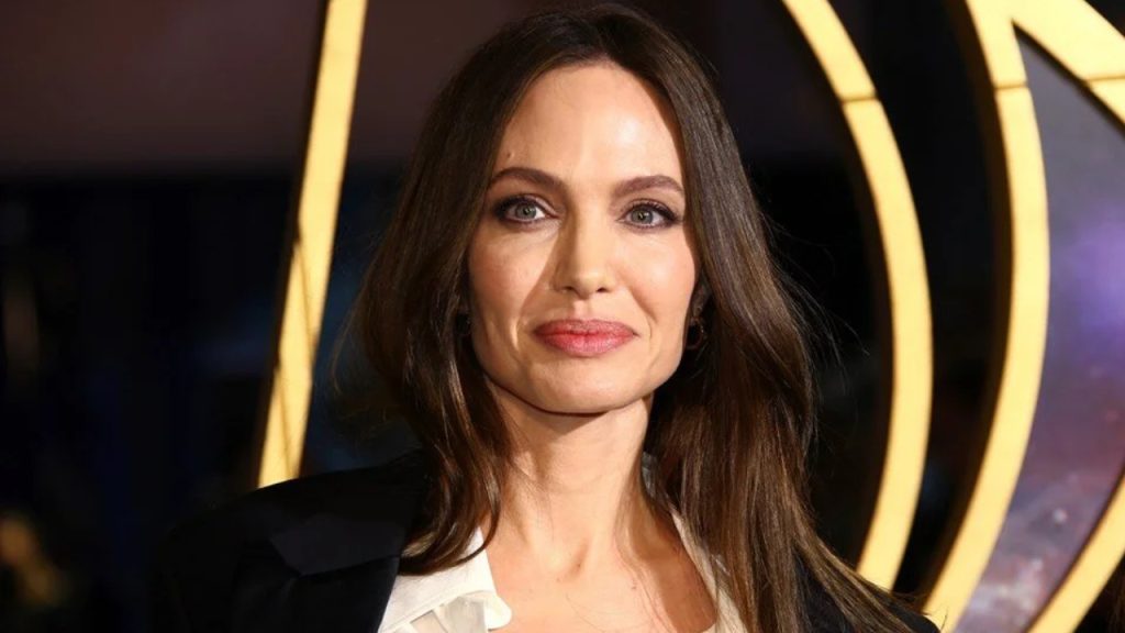 'Angelina Jolie başka sektöre geçiyor' iddiası