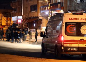 Antep'te 'çöp atma' kavgası: Biri polis iki ölü, iki yaralı