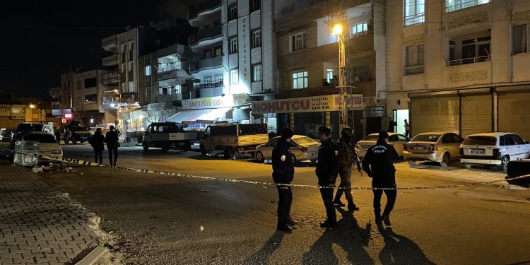 Antep'te silahlı kavga: Biri polis iki kişi öldü