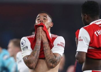 Arsenal'a soğuk duş; şampiyonluk yarışında yara aldı