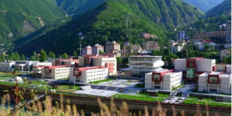 Artvin Çoruh Üniversitesi'nde oruç zorlaması: Öğle yemeği kaldırıldı, sadece iftar menüsü getirildi