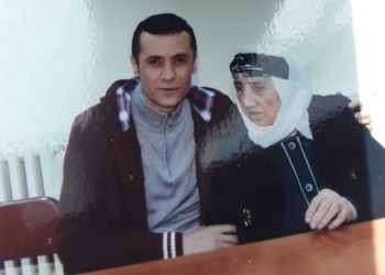 Bakan Bozdağ’a soru: Tutuklu Sarı neden tekli hücrede tutuluyor?