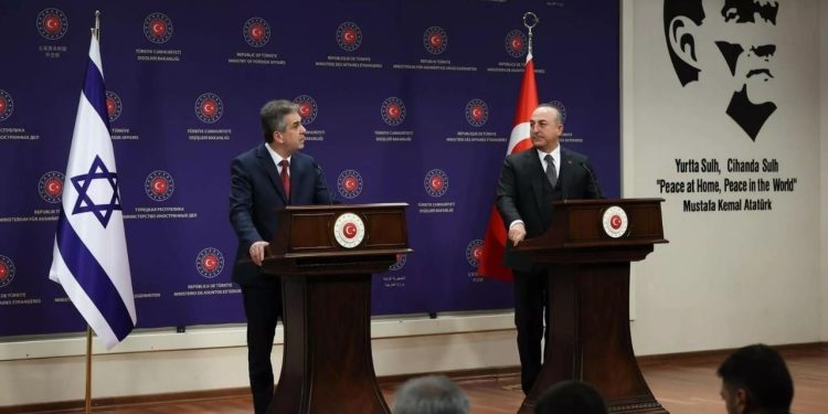 Bakan Çavuşoğlu, İsrailli mevkidaşıyla telefonda görüştü, saldırıları kınadı