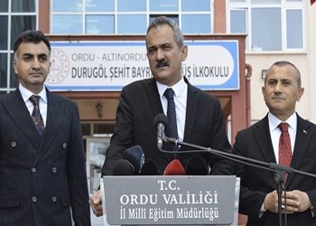 Bakan Özer’in ziyareti öncesi sınıf mevcutları düşürüldü iddiası