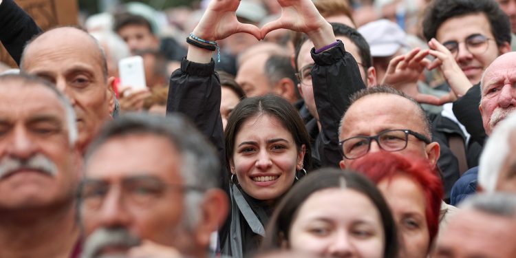 Bay Kemal bir karar vermiş; Alevi videosu bir kopuşun örneği
