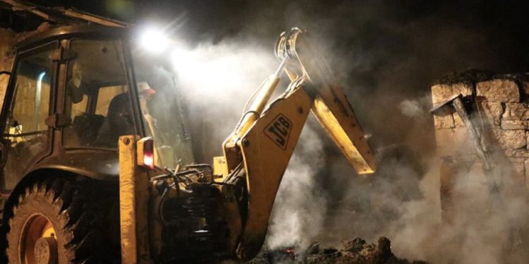 Bayburt'ta yangın: Üç ev, altı ahır, üç samanlık, üç tandır kullanılamaz hale geldi