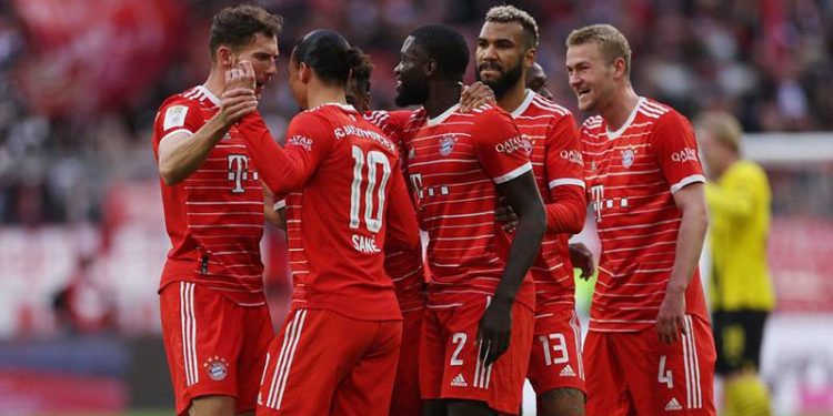 Bayern Münih Dortmund'u 4 golle geçti, liderliği geri aldı!