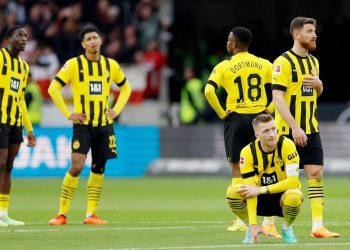 Bayern Münih takıldı, Borussia Dortmund fırsat tepti