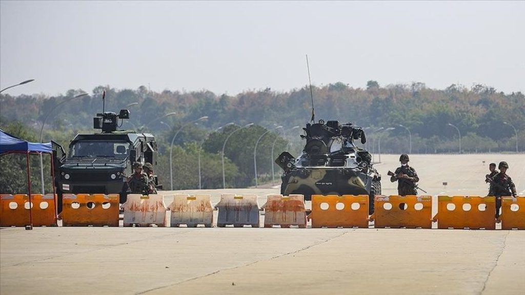 Beş bin kişi, cunta yönetimindeki Mynmar'dan Tayland'da kaçtı