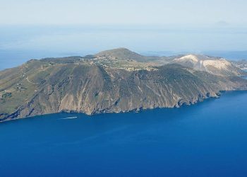 Bilim insanları karbondioksit yiyen yeni bir bakteri keşfetti: Küresel ısınmaya çare olabilir