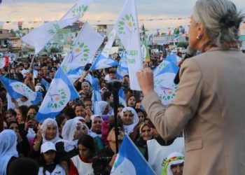 Binler Tarsus mitinginde: 14 Mayıs'ta baharı getirmeye geliyoruz