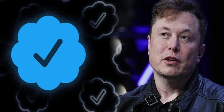 Birçok siyasi ve oyuncunun ücretsiz 'mavi tik'leri kaldırdı