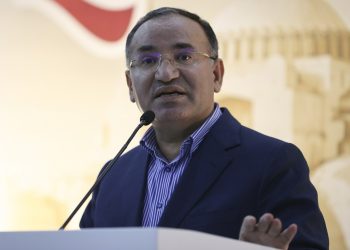 Bozdağ'dan İYİ Parti'nin kurşunlanmasıyla ilgili  açıklama: Akşener'i Erdoğan'dan özür dilemeye davet etti