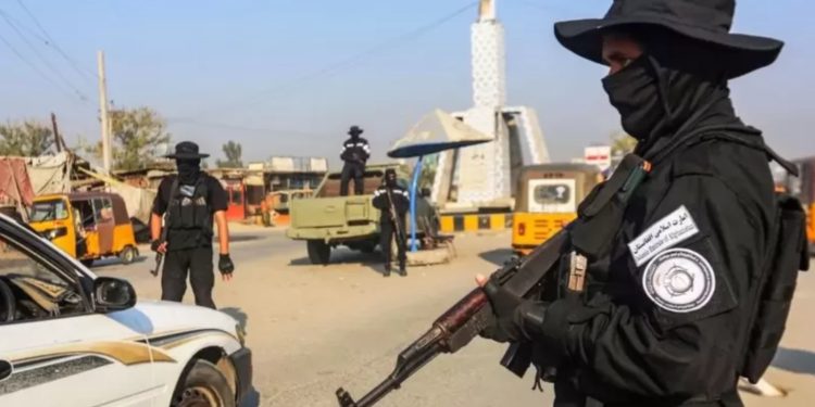 Britanya'ya yerleşmek için başvuran Afgan çalışandan Taliban imzalı belge istendi