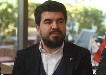 Bu kadar ucuz bir gündeme sarılacağını hiç aklıma getirmedim