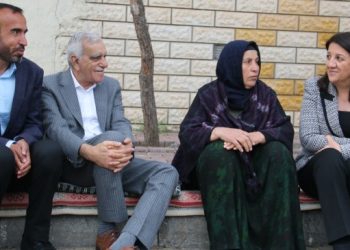 Buldan ve Türk’ten Şenyaşar ailesine ziyaret: Adalet çığlığını gözeterek oylarınızı kullanın