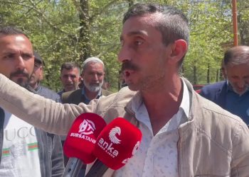 Bursa'da inşaat işçileri 2 aydır alamadıkları maaşları için eylem yaptı