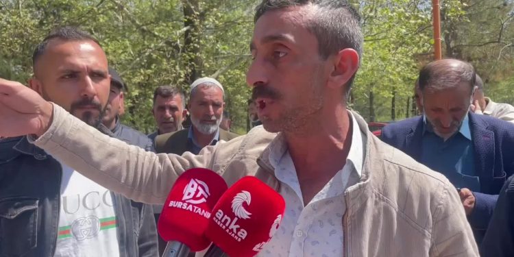 Bursa'da inşaat işçileri 2 aydır alamadıkları maaşları için eylem yaptı