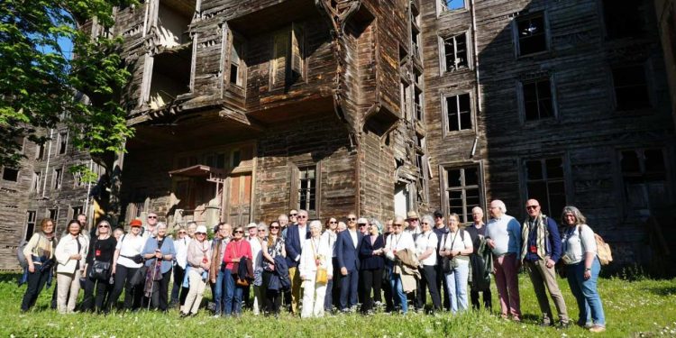 Büyükada Rum Yetimhanesi'ne Oslo Derneği'nden ziyaret