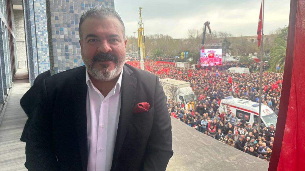 CHP İzmir Milletvekili Adayı Devrim Barış Çelik, çalışmalara başladı: 'Birleşe birleşe kazanacağız'