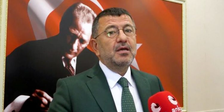 CHP’li Ağbaba: Malatya’da teslim edilen konutlar yeni değil, temelleri 3 yıl önce atıldı