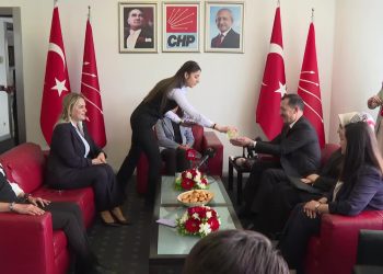 CHP'ye bayram ziyaretleri: AKP, DSP, Vatan Partisi, Yeşil Sol Parti ve İYİ Parti heyetleri Genel Merkez'de ağırlandı