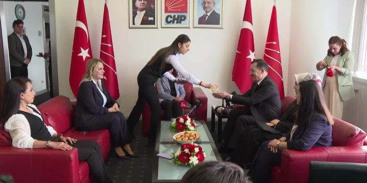 CHP'ye bayram ziyaretleri: AKP, DSP, Vatan Partisi, Yeşil Sol Parti ve İYİ Parti heyetleri Genel Merkez'de ağırlandı