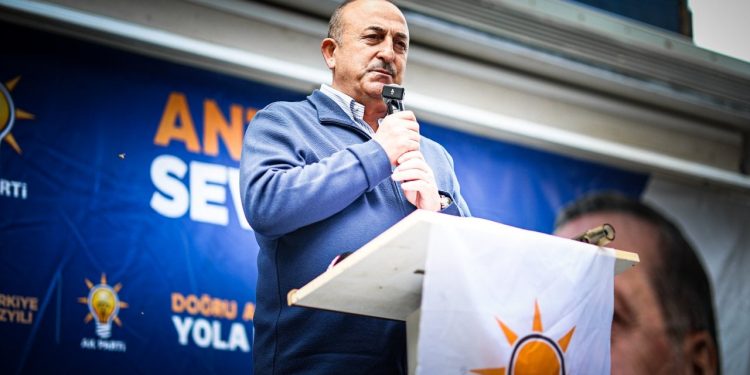 Çavuşoğlu: Suriye'den çekildiğimiz an kan gövdeyi götürür