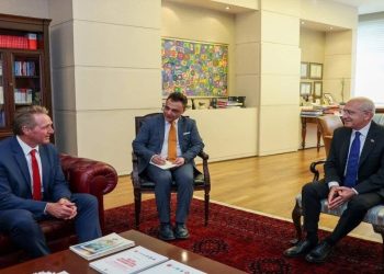 Çavuşoğlu da ABD Büyükelçisi'ne yüklendi: Taraf tutuyor görüntüsü vermemesi lazım