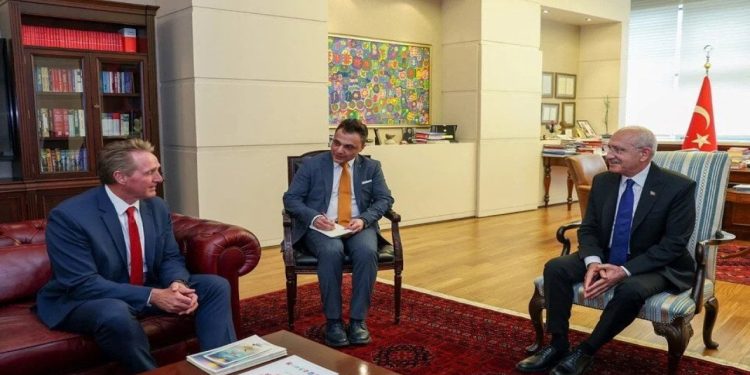Çavuşoğlu da ABD Büyükelçisi'ne yüklendi: Taraf tutuyor görüntüsü vermemesi lazım